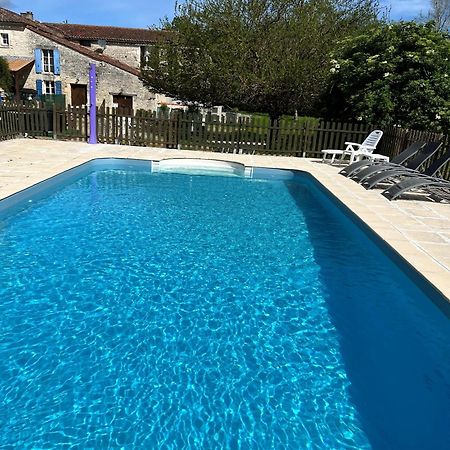 Bed and Breakfast Le Petit Bijou Saint-Fraigne Esterno foto