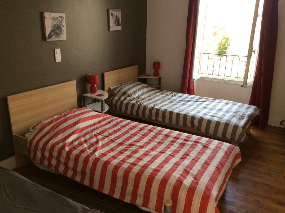 Bed and Breakfast Le Petit Bijou Saint-Fraigne Esterno foto